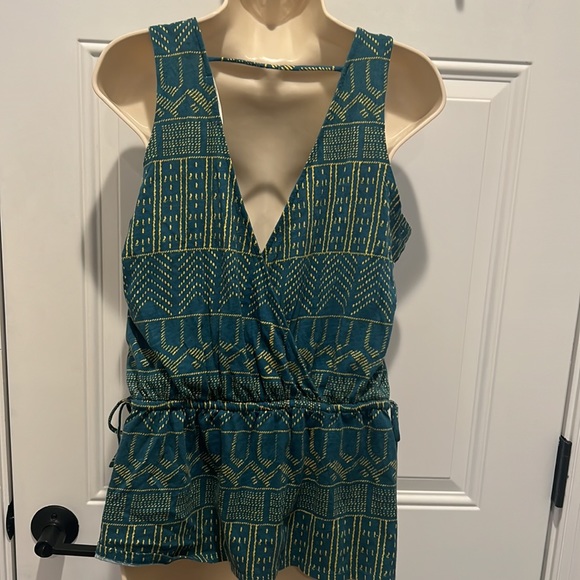 EUC! Pure Love Tank - Picture 4 of 5